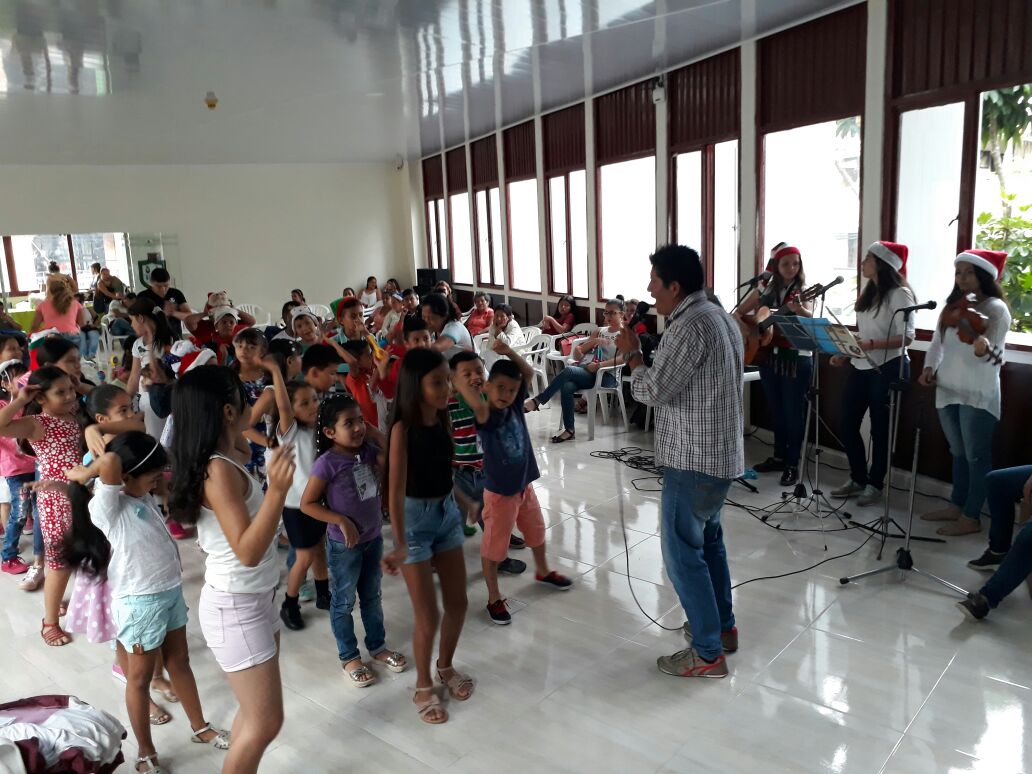 Inició las novenas de aguinaldos 2017 en la Casa del Maestro