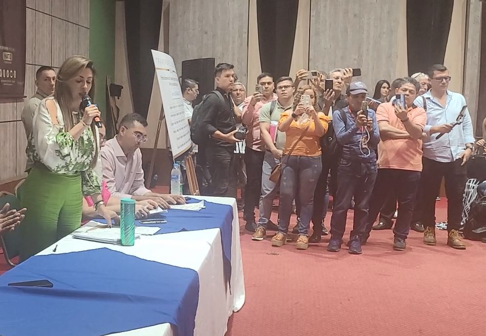 Gobernadora del Tolima ADRIANA MAGALY MATIZ dice que se debe trabajar más por la educación del departamento.